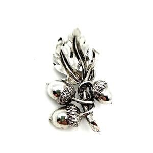 Vintage Silver Tone Maple Leaf & Acorn Brooch Pin Nature Cottage Cabin